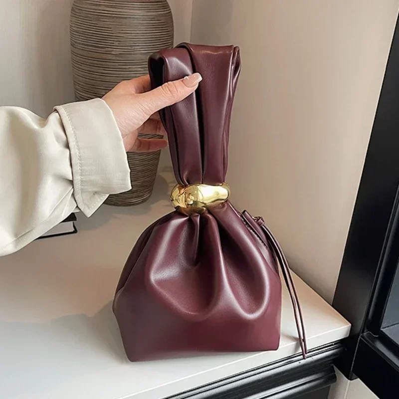Clutch Bag Evening - กระเป๋าคลัทช์หนัง PU สีพื้น ความจุขนาดใหญ่ สไตล์เกาหลี กระเป๋าออกงานกลางคืน
