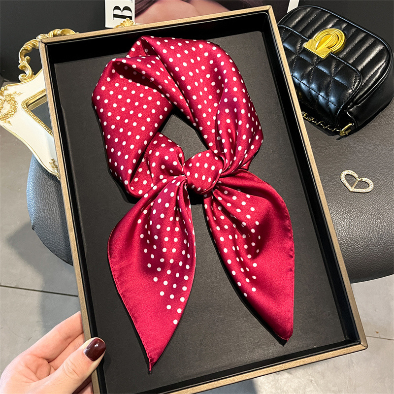 Women Bags Wholesale - ผ้าพันคอพิมพ์ลายดอกไม้สำหรับผู้หญิงกระเป๋าคาดผมขนาดเล็กสำหรับฤดูร้อนและฤดูใบไม้ผลิของ syal Sutra หรูหราใหม่