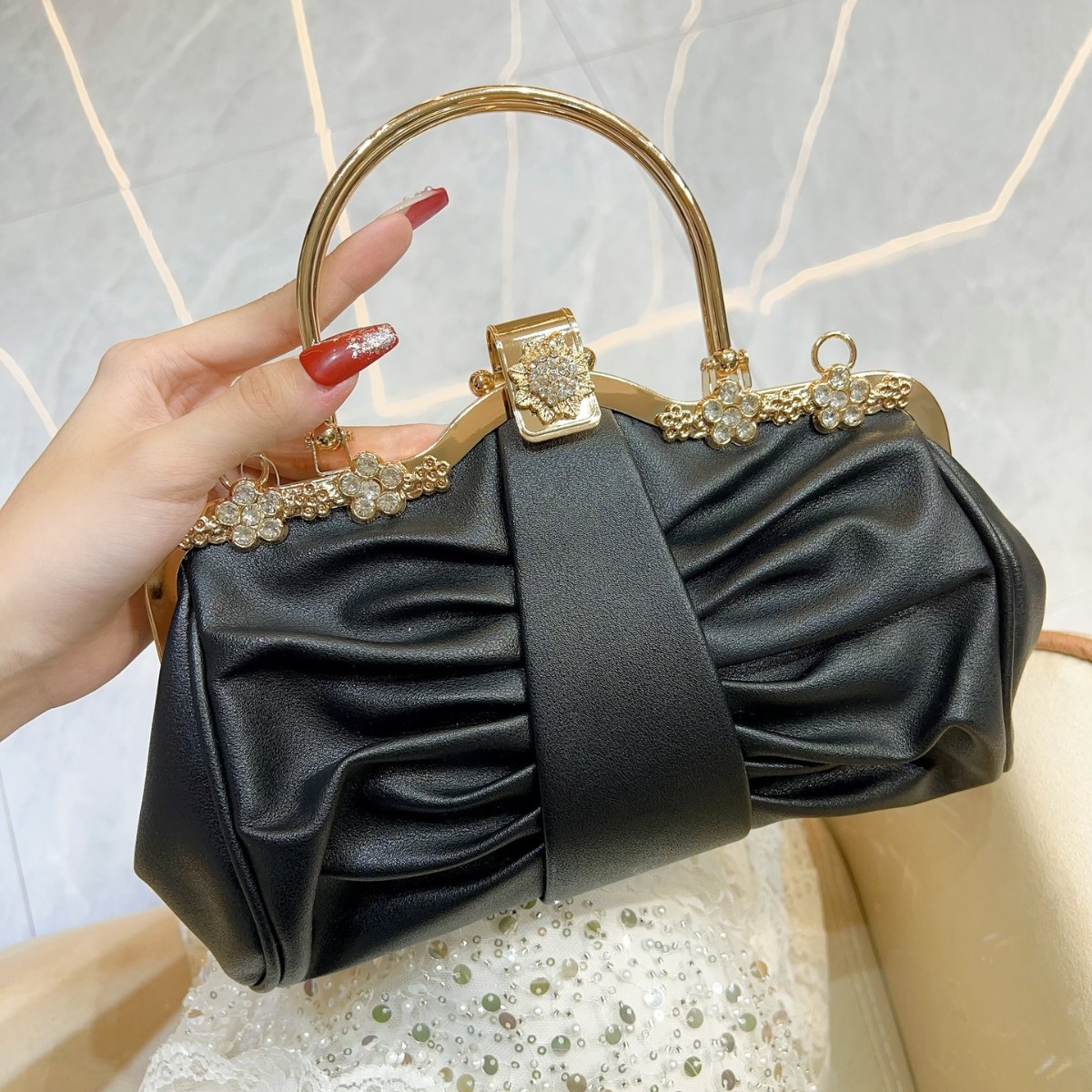 Women Bags Trend 2025 - กระเป๋าคลัทช์ออกงานกลางคืนผู้หญิงหรูหราไฮเอนด์ปี 2025 รุ่น Cloud สำหรับงานแต่งงาน งานพรอม