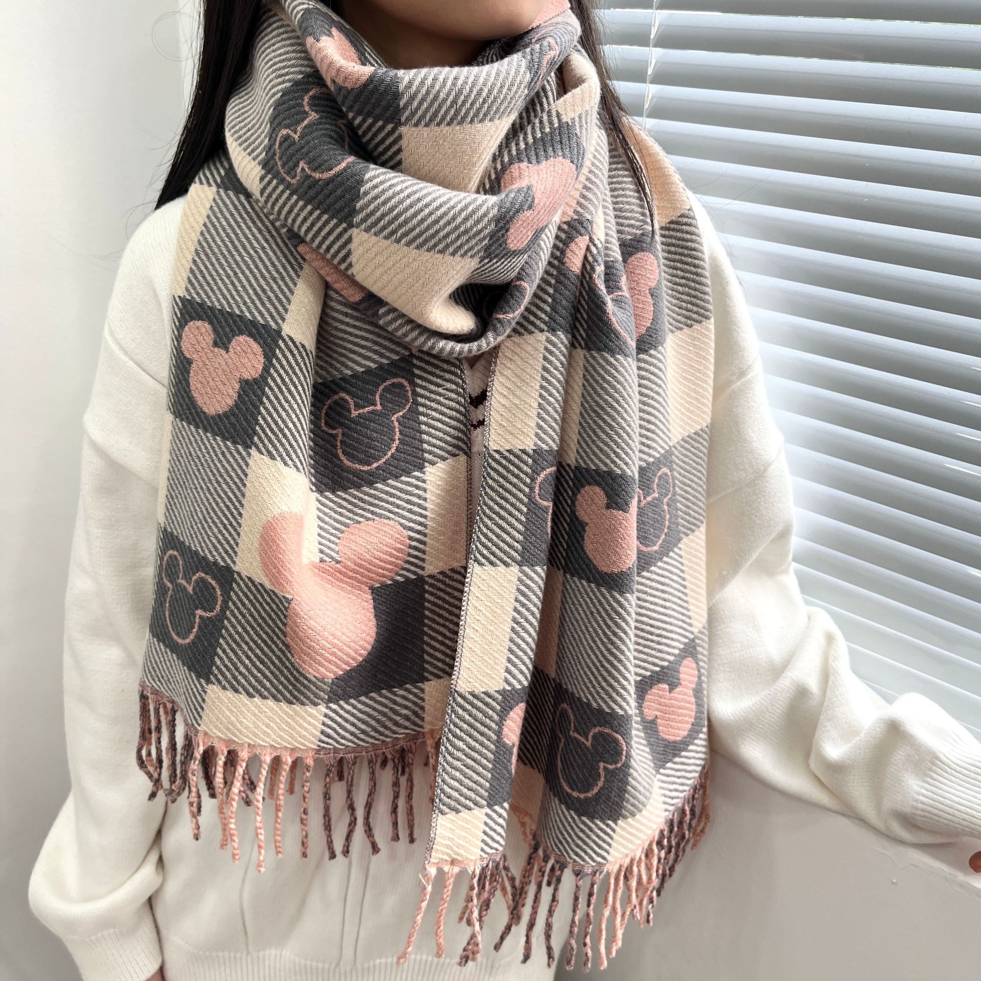 Women Bags Trend 2025 - 2025 หรูหราฤดูหนาวผ้าพันคอผ้าพันคอผู้หญิงออกแบบใหม่ WARM Pashmina ยาวพู่ผ้าพันคอหญิงพิมพ์ผ้าคลุมไหล่หนา Foulard