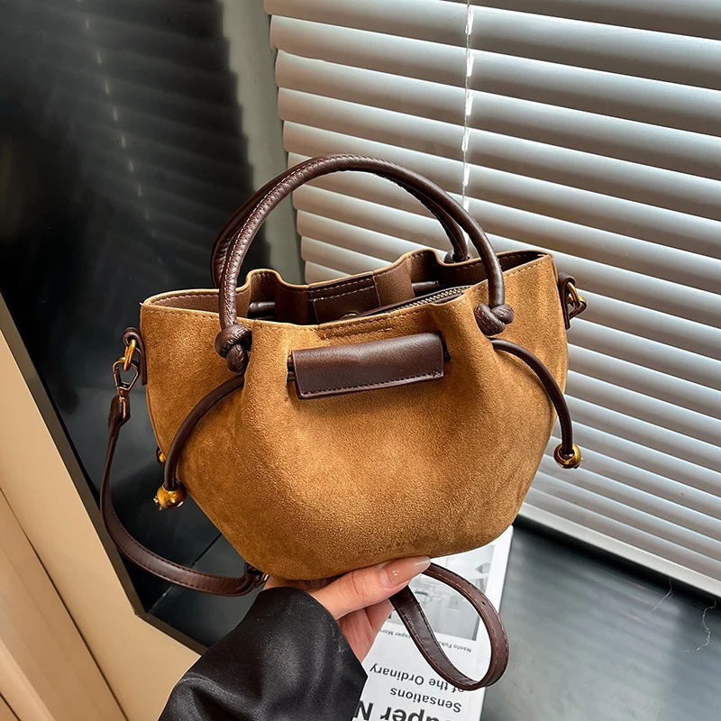 Women Bags Trend 2025 - กระเป๋าสะพายไหล่หนัง PU ผู้หญิง รุ่นมินิ ปี 2025