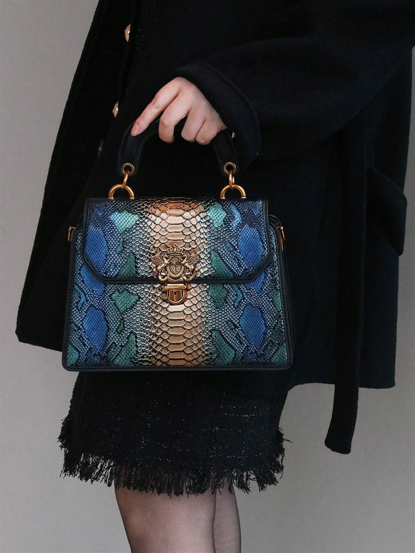 กระเป๋าถือผู้หญิงสไตล์เรโทรใหม - Women Bags Trend 2025 บทวิจารณ์และราคา