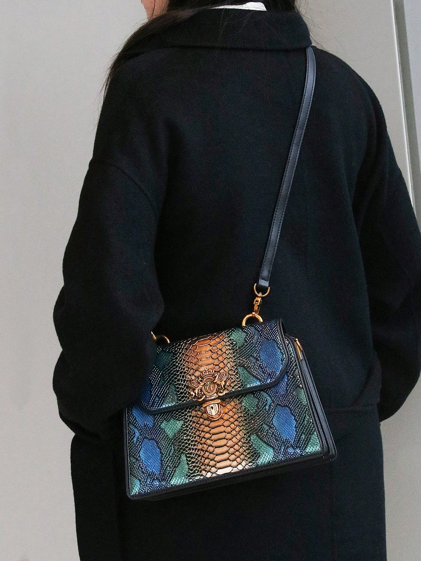 กระเป๋าถือผู้หญิงสไตล์เรโทรใหม - Women Bags Trend 2025 บทวิจารณ์และราคา