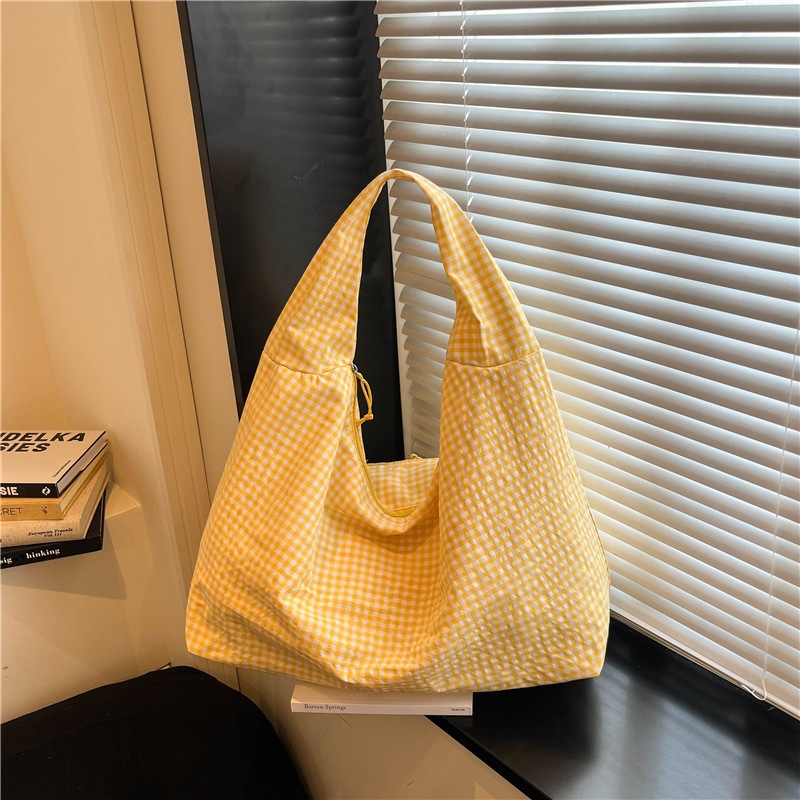 กระเป๋าถือสะพายไหล่ลายสก็อตพาส - Hobo Bag Slouchy บทวิจารณ์และราคา