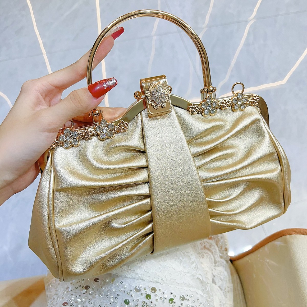 กระเป๋าคลัทช์ออกงานกลางคืนผู้ห - Women Bags Trend 2025 บทวิจารณ์และราคา