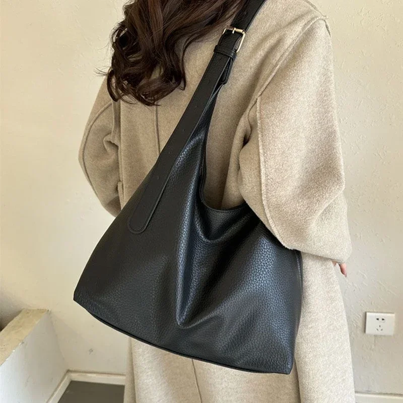 แฟชั่นกระเป๋าหนังสําหรับผู้หญิ - Women Bags Trend 2025 บทวิจารณ์และราคา