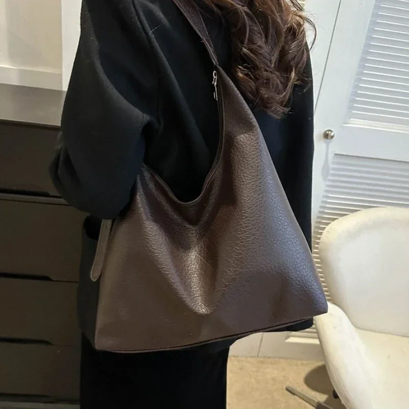 แฟชั่นกระเป๋าหนังสําหรับผู้หญิ - Women Bags Trend 2025 บทวิจารณ์และราคา