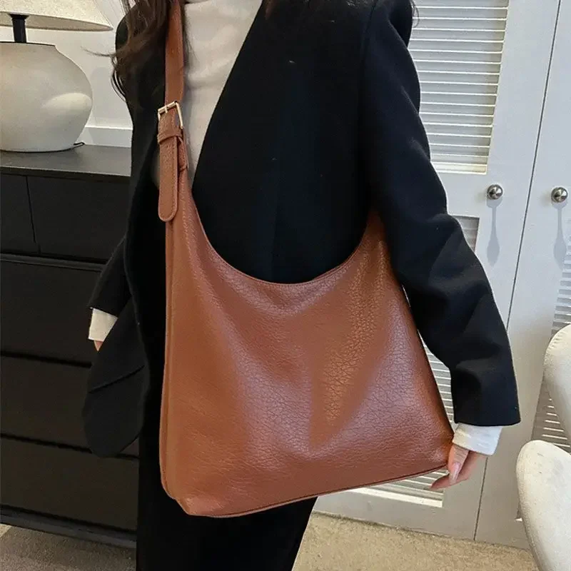 แฟชั่นกระเป๋าหนังสําหรับผู้หญิ - Women Bags Trend 2025 บทวิจารณ์และราคา