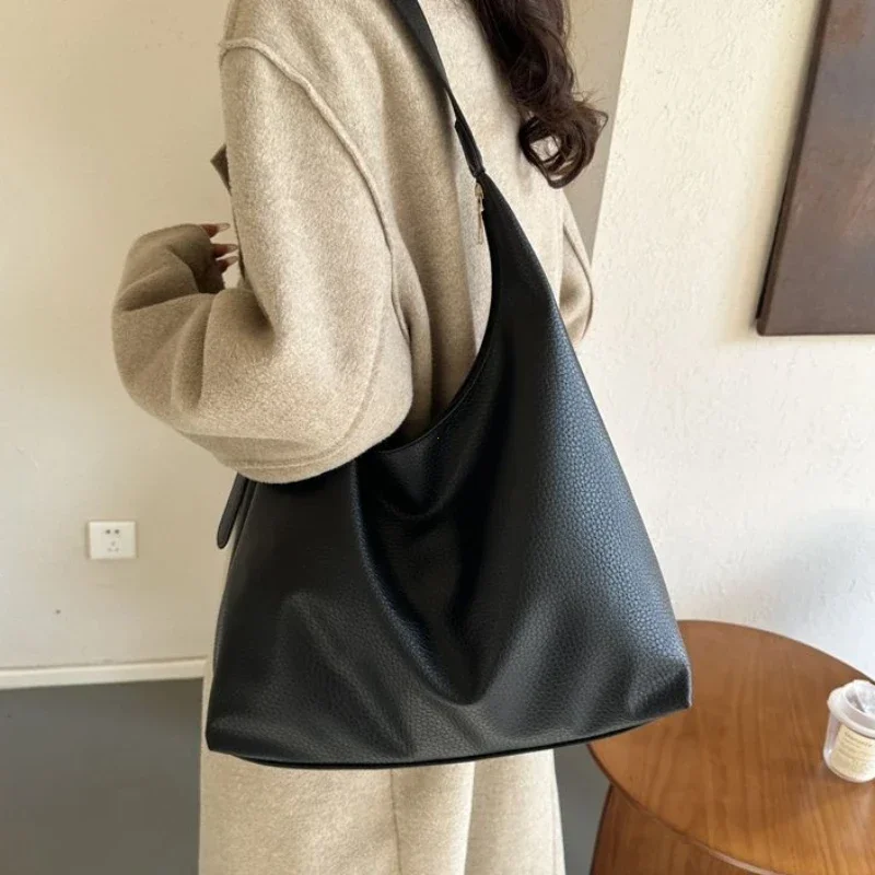 แฟชั่นกระเป๋าหนังสําหรับผู้หญิ - Women Bags Trend 2025 บทวิจารณ์และราคา