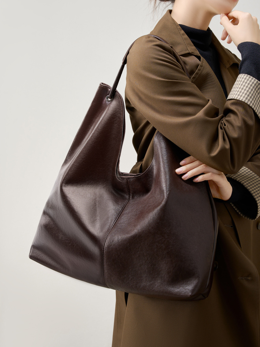 กระเป๋าถือหนังแท้สุดหรูทรงโฮโบ - Hobo Bag Slouchy บทวิจารณ์และราคา