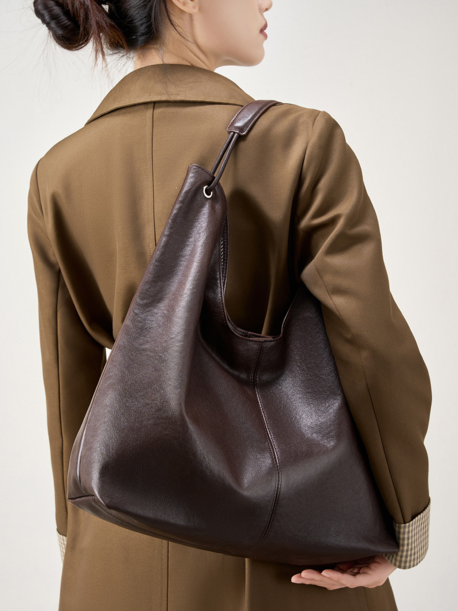 กระเป๋าถือหนังแท้สุดหรูทรงโฮโบ - Hobo Bag Slouchy บทวิจารณ์และราคา